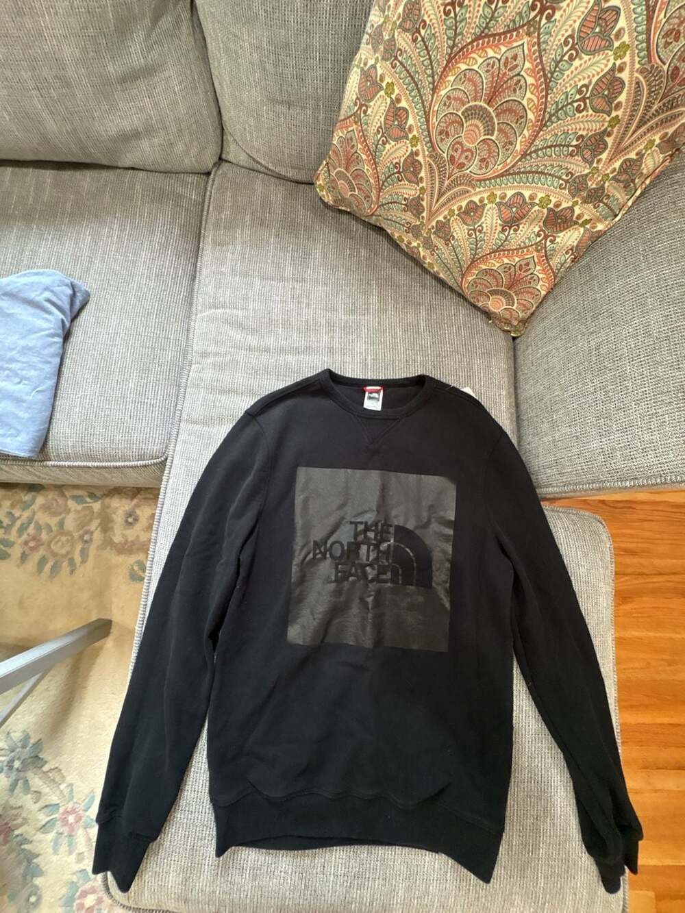 The North Face Men's Crew Neck Logo Sweatshirt in Black